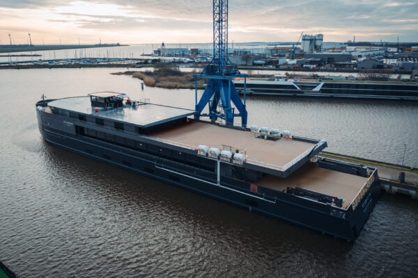 Exterior Boat Oceandiva London Shipping Yard